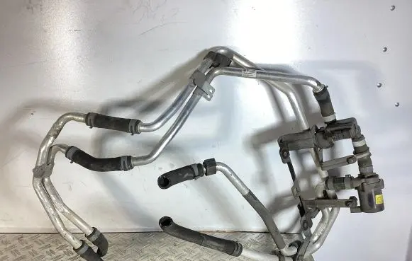 Volkswagen Touareg II Engine coolant pipe/hose 7P0819926C 7L0965561L 7P0819858B