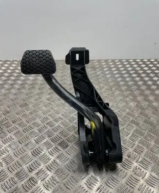 BMW iX Brake pedal 6893660
