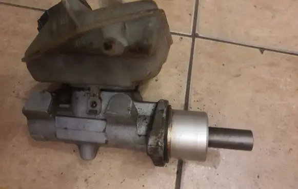 Volkswagen Multivan T4 Master brake cylinder 2539g 7d0611303a De25