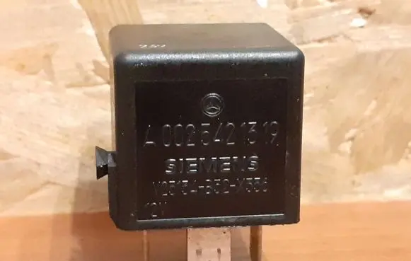 Mercedes-Benz S W220 Other relay V23134B52X336