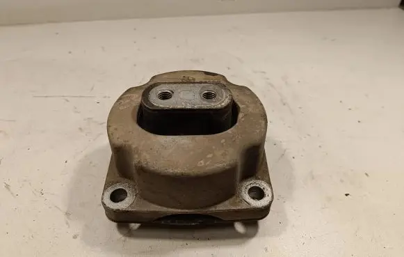 Lancia Thema Gearbox mount