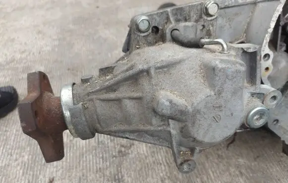 Nissan X-Trail T32 Gearbox transfer box case BB60A