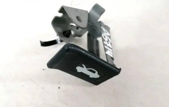 Honda CR-V Engine bonnet (hood) release handle