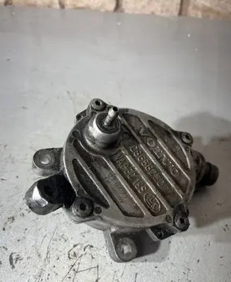 Volvo S80 Vacuum pump 08658230