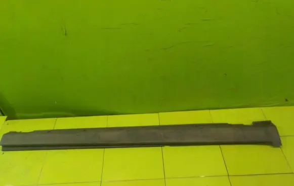 KIA Sorento Side skirt front trim 7AB2