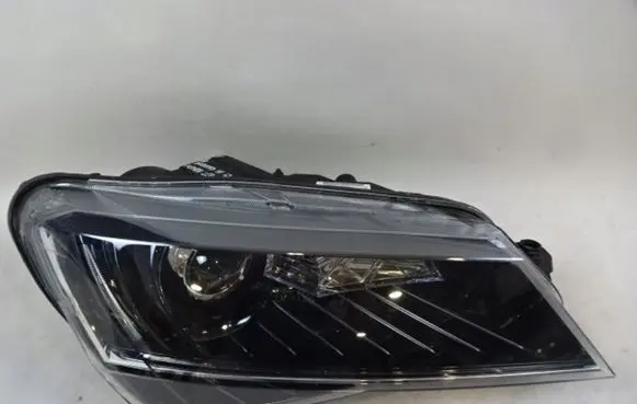 Skoda Superb B8 (3V) Headlight/headlamp