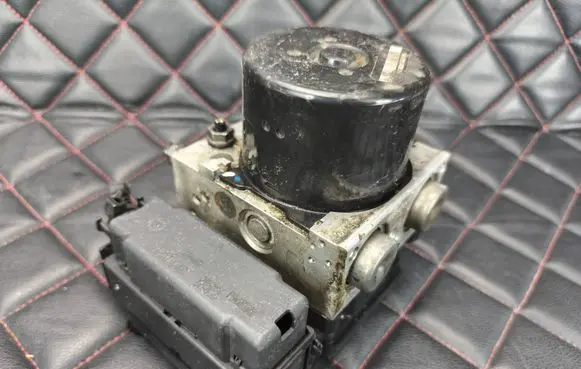 Volkswagen Golf VI ABS Pump 1K0907379AD 10061930651 10096103073