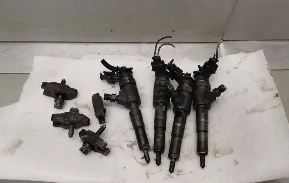 Citroen C3 Fuel injectors set 0445110135