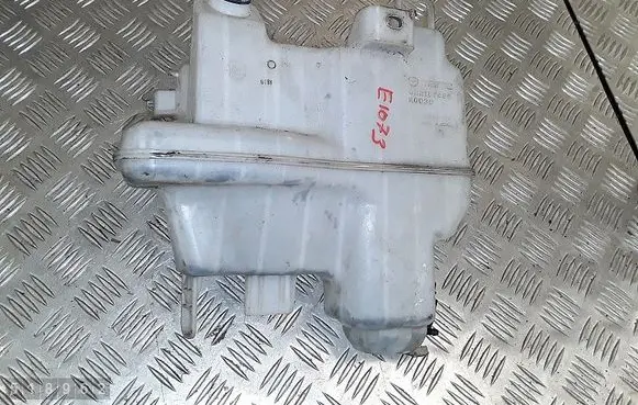 Mazda 6 Windshield washer fluid reservoir/tank ghr167480