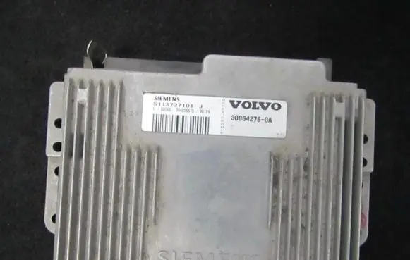 Volvo S40, V40 Engine control unit/module s113727101j 30864276-0a