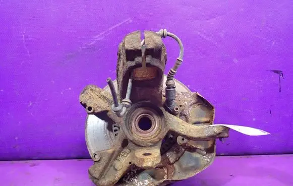 Skoda Octavia Mk2 (1Z) Front wheel hub spindle knuckle