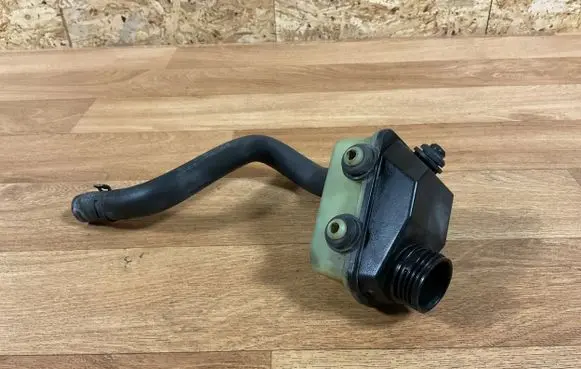 Volvo V50 Power steering fluid tank/reservoir 4N513531DC C6S4B