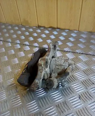 Seat Alhambra (Mk1) Front brake caliper