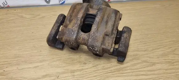 BMW 3 E92 E93 Front brake caliper 813