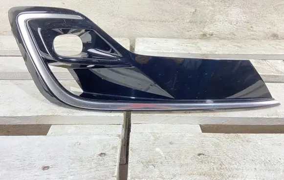 Ford Focus Front bumper lower grill JX7B15A298