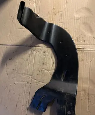 BMW 3 E30 Air intake duct part 64221913816