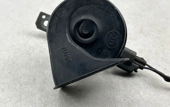 Volvo V70 Horn signal A046522
