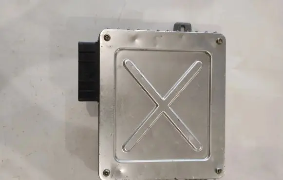 Land Rover Discovery Engine control unit/module RQT100022 E0007 3368