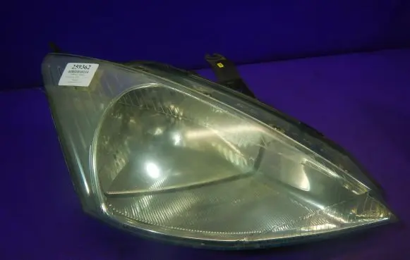 Ford Focus Headlight/headlamp XS4X13005AC