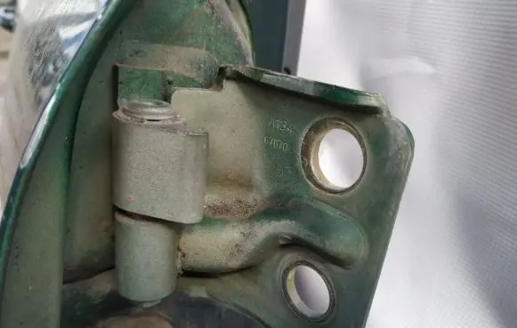Fiat Marea Front door upper hinge