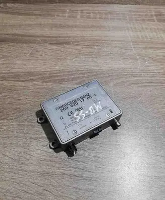 Mercedes-Benz C W203 Antenna control unit 2038201785