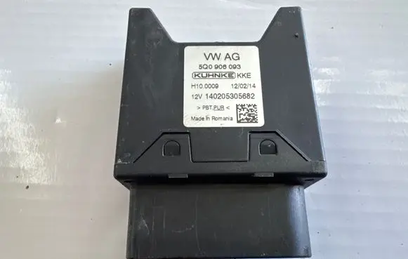 Audi A3 S3 8V Fuel injection pump control unit/module 5Q0906093 H100009 140205305682