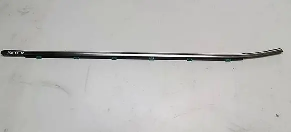 Hyundai i30 Front door trim (molding) AW6F52A6