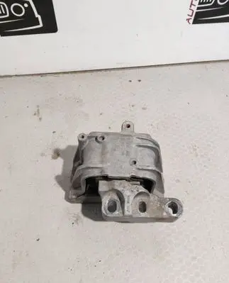 Skoda Octavia Mk2 (1Z) Engine mount bracket 1K0199262