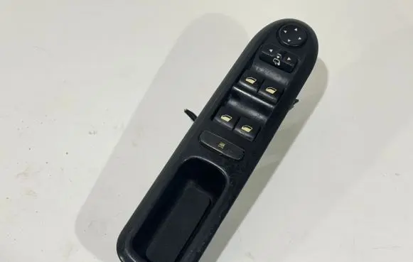 Peugeot 407 Electric window control switch 96468704XT