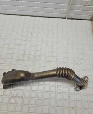 Toyota Avensis T270 Other engine bay part