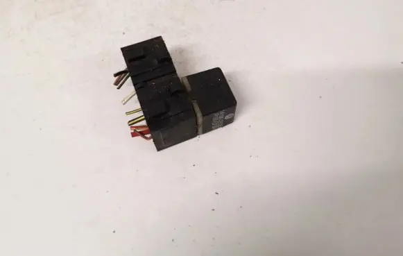 Volkswagen Golf IV Other relay 141951253B