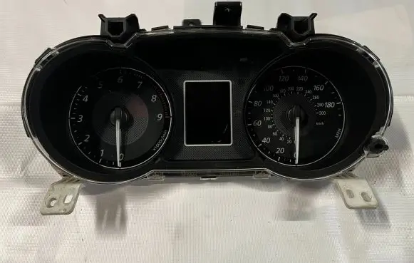 Mitsubishi Lancer Evolution Speedometer (instrument cluster) 8100A645