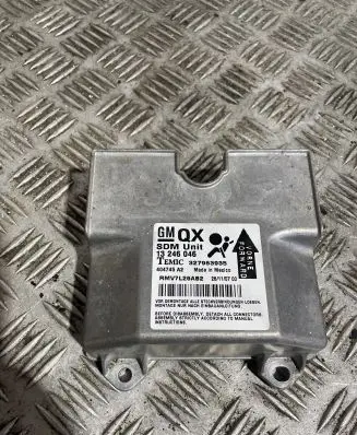 Opel Zafira B Airbag control unit/module 13246046 404745A2 327963935