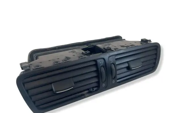 Volkswagen PASSAT B6 Dash center air vent grill 3C1819728E