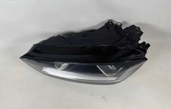 Volkswagen Golf Sportsvan Headlight/headlamp 517941031B