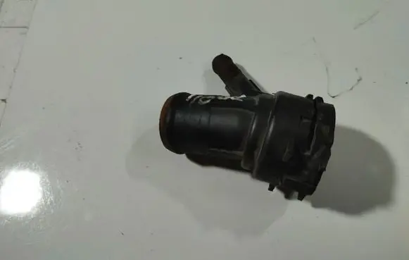 Audi A6 S6 C5 4B Engine coolant pipe/hose 