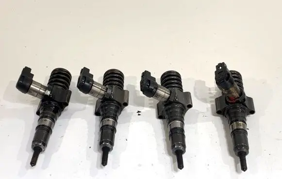 Volkswagen PASSAT B6 Fuel injectors set 03G130073S
