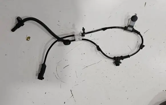 Ford Mustang VI ABS brake wheel speed sensor FR3C2C204 FR3C2C204AC FR3C-2C204AC