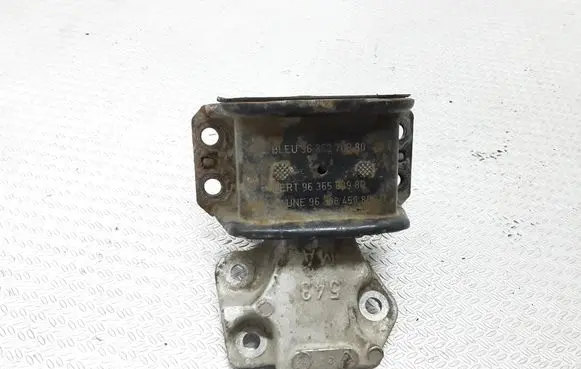Citroen C4 I Engine mount bracket 9636270080