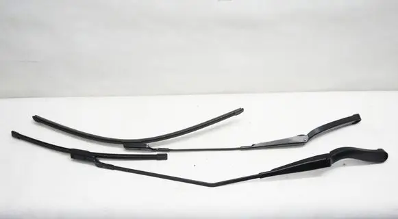 Nissan Primastar Front wiper blade arm 288864419R