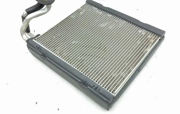Ford Mustang Mach-E Air conditioning (A/C) radiator (interior) 