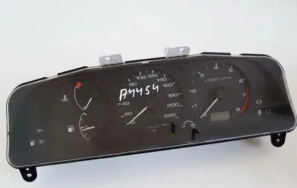 Nissan Primera Speedometer (instrument cluster) 81117661