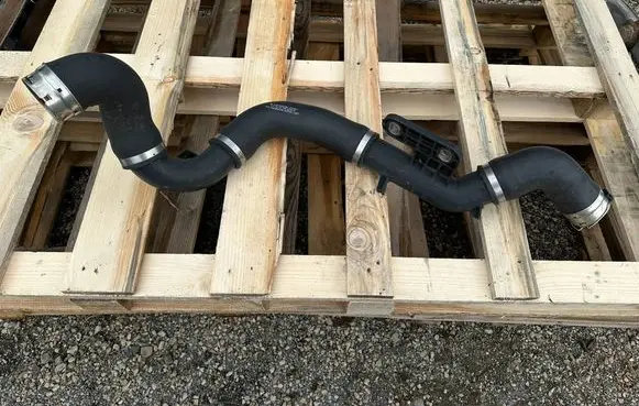 Intercooler hose/pipe