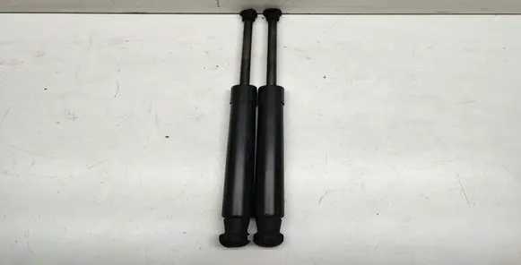 BMW 1 E82 E88 Front bonnet/hood damper/strut 7118370