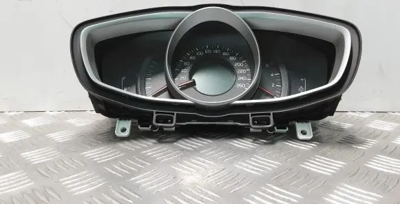 Volvo V40 Speedometer (instrument cluster) 31453103