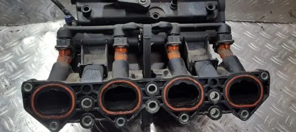 Citroen C4 I Intake manifold 9635885080