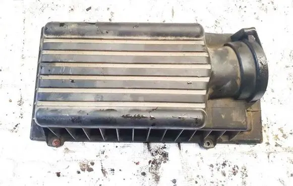 Peugeot 406 Air filter box