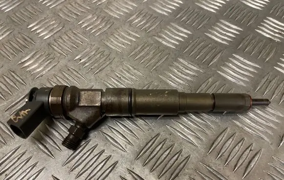 BMW 5 E60 E61 Fuel injector 0445110209