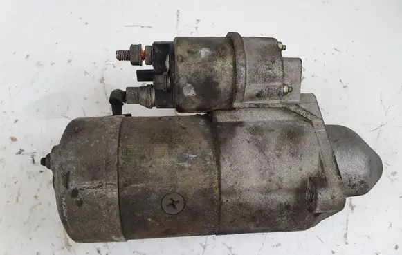 BMW 5 E39 Starter motor 2247391