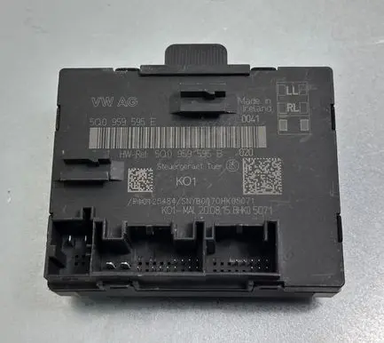 Volkswagen PASSAT B8 Door control unit/module 5Q0959595E